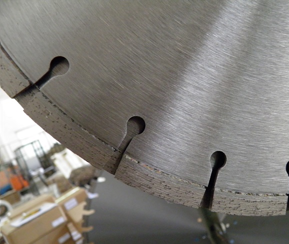 China Hersteller Stahlbeton -Schneidwerkzeuge 14 "Diamantbeton Sägeblätter zum Schneiden von Stahlbeton